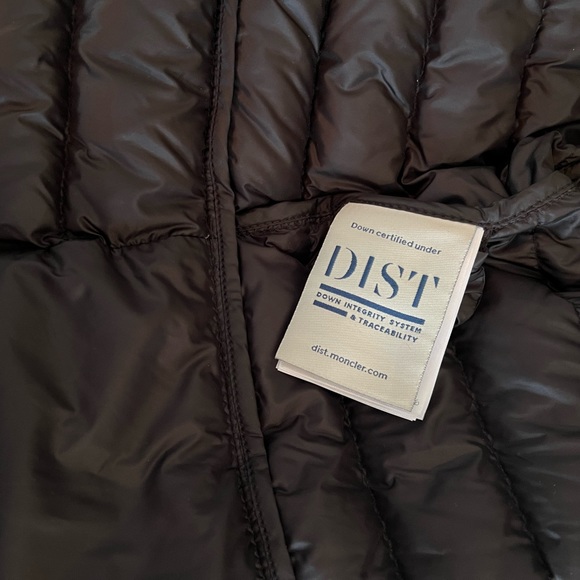 Moncler Raie short down jacket. - Picture 7 of 15